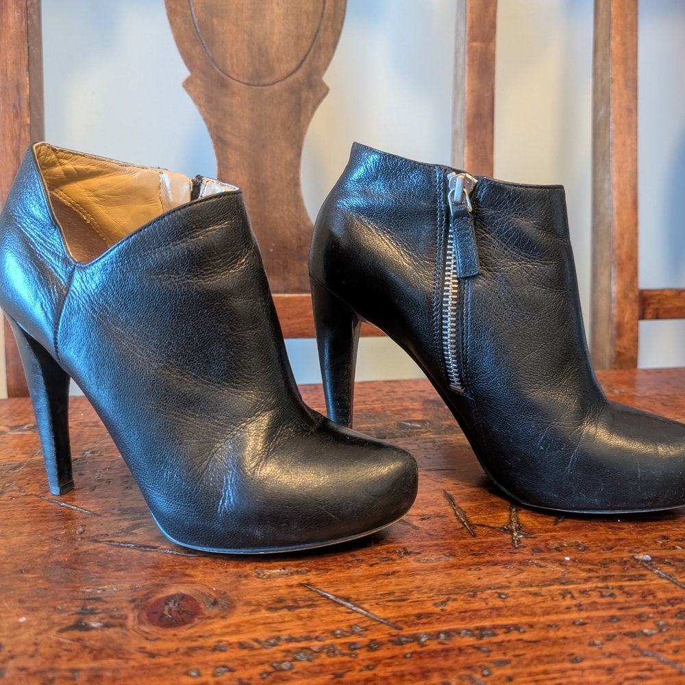 Nine West Black Leather Ankle Booties